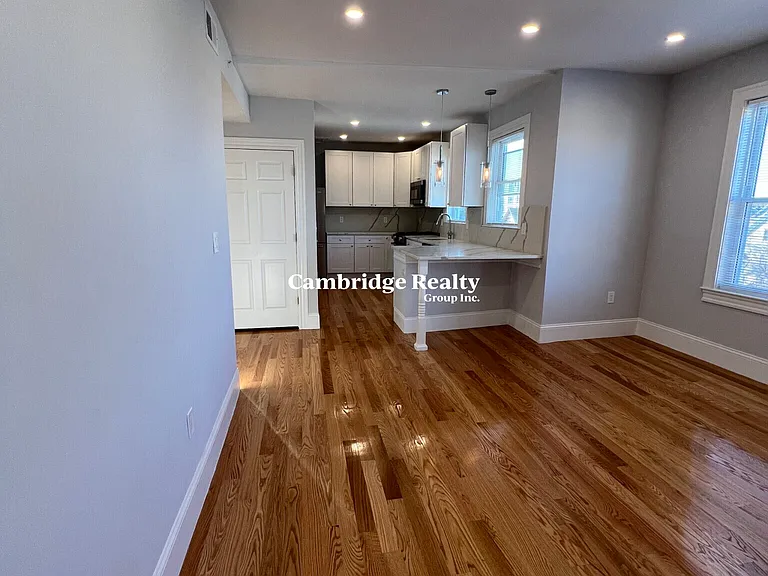 75 Winchester St #3T — Photo 3