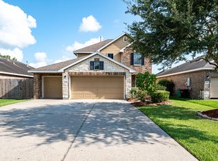 10019 Lynnwood Dr, Baytown, TX 77521