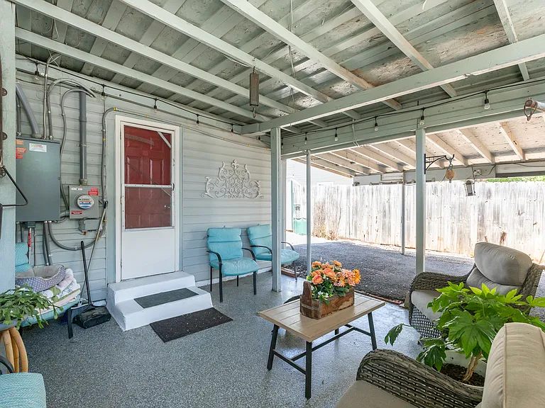 1349 Meander St — Photo 32