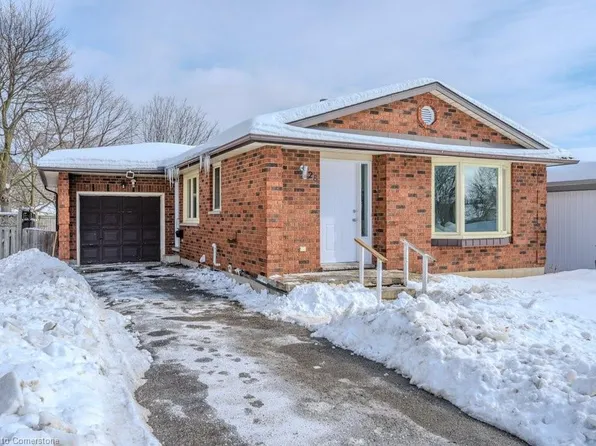 28 Summerhill Cres, Kitchener, ON N2N 2Y1