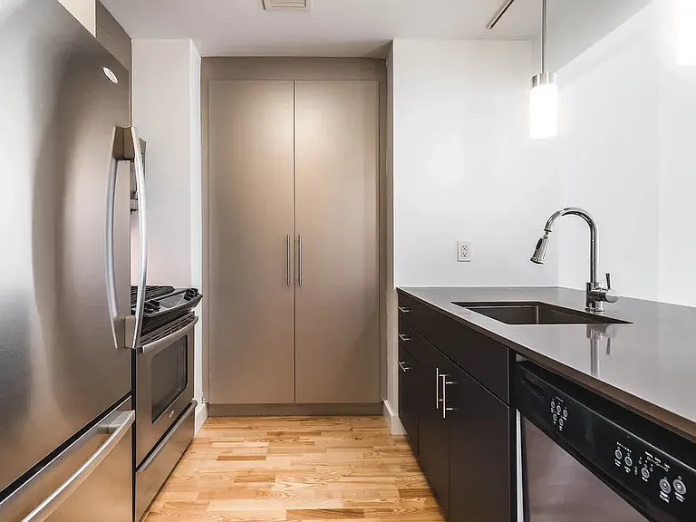 500 W 23rd St #8D — Photo 5