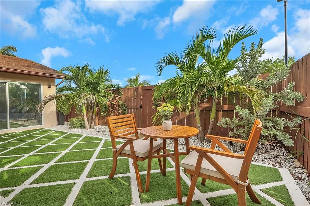 2 bed, 2.0 bath, 1008 sqft, $2,200 — Photo 4
