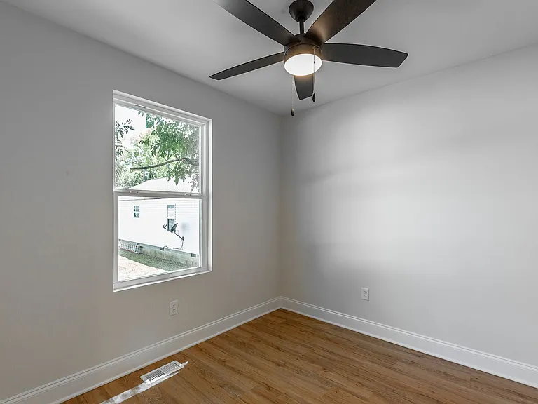 1634 S Lyerly St — Photo 15
