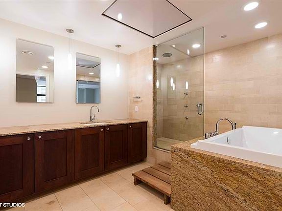 4th image of 680 N Lake Shore Dr APT 1218J