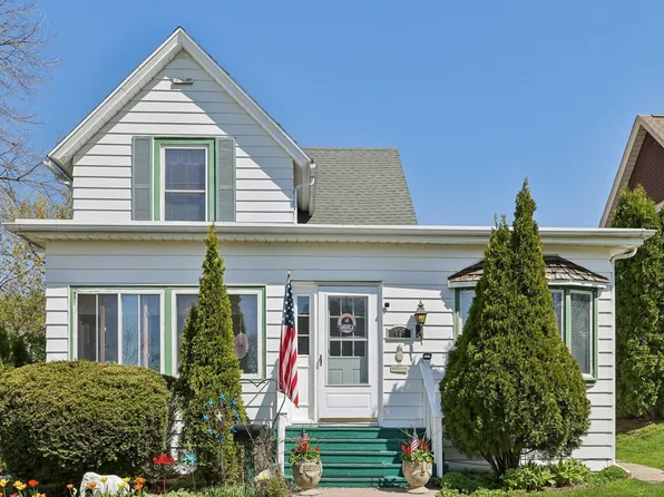 409 1st St, Baraboo, WI 53913