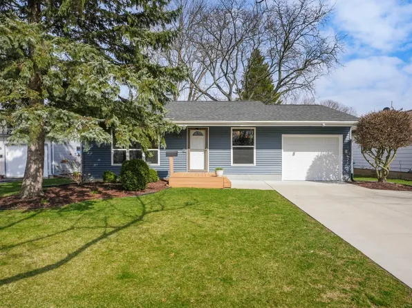 1809 Golden Oak Ln, Madison, WI 53711