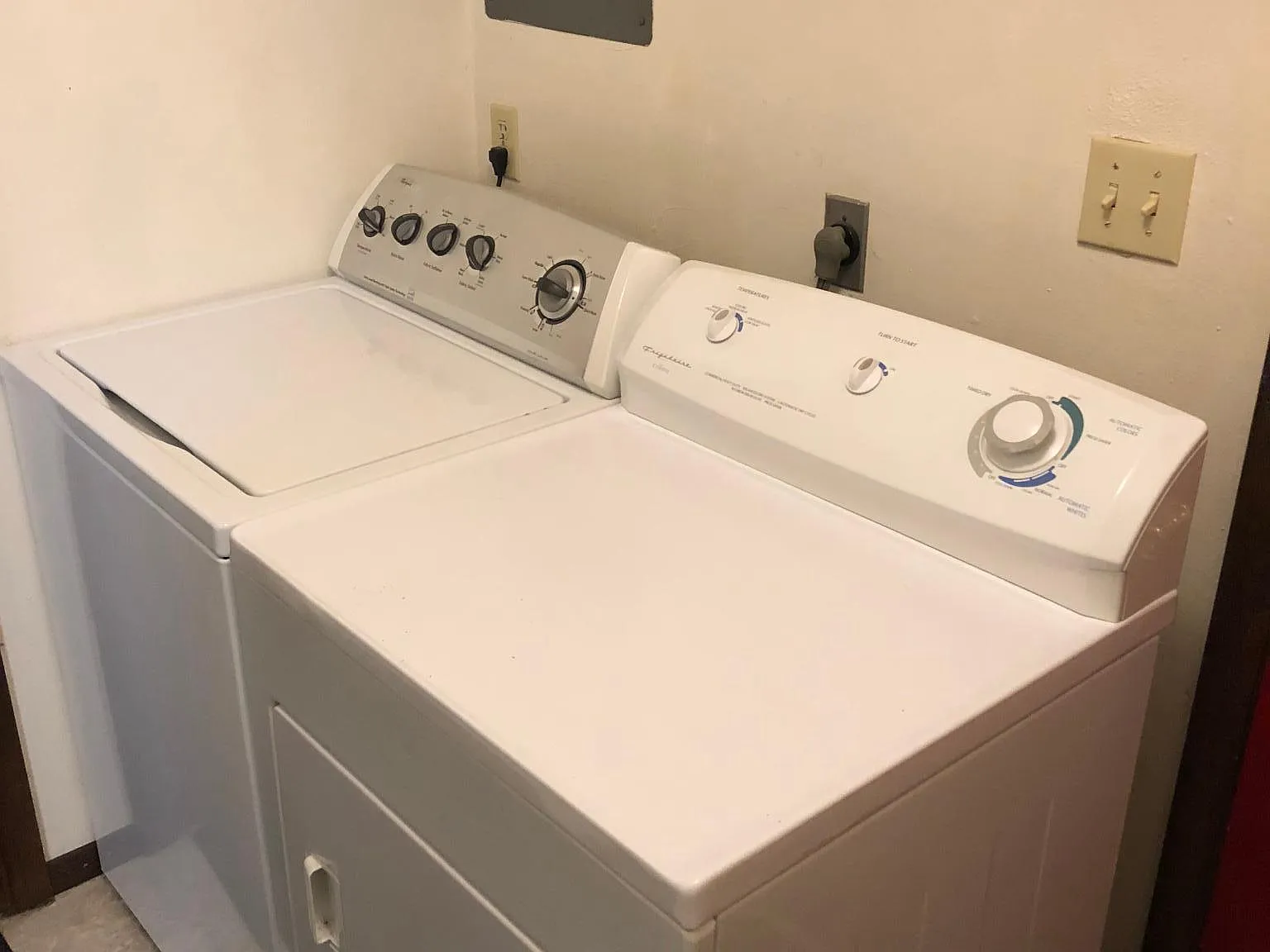 2 bed, 1.5 bath, 1100 sqft, $900 — Photo 2