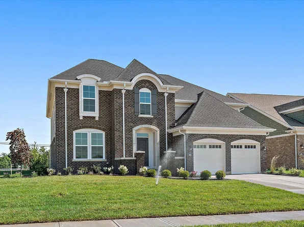 909 Fairbanks Ln, Southgate, KY 41071