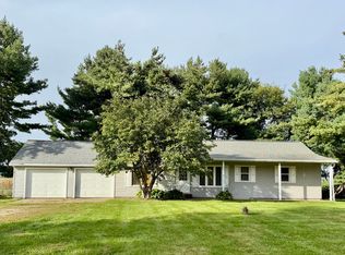 21408 Lincoln Rd, Sterling, IL 61081