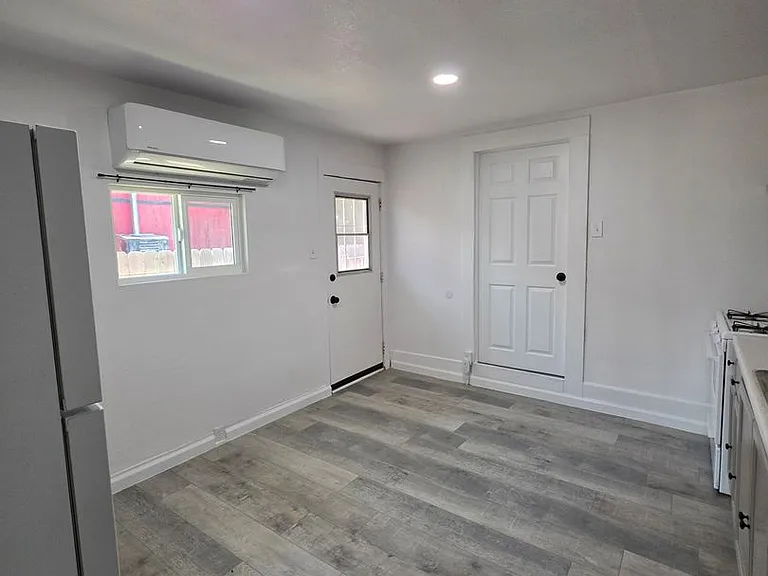 1178 E Park Way — Photo 12