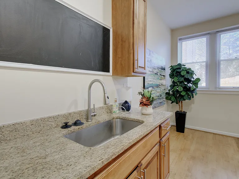 Garland Rodes Apartments — Photo 22