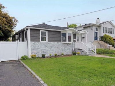 2745 W Alder Rd, Bellmore, NY, 11710