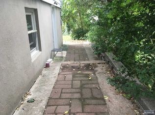 327 E Columbia Ave FLOOR 1, Palisades Park, NJ 07650