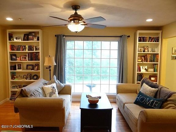 3rd image of 1518 Timber Ln