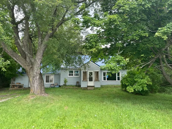 7309 Spring St, Alanson, MI 49706
