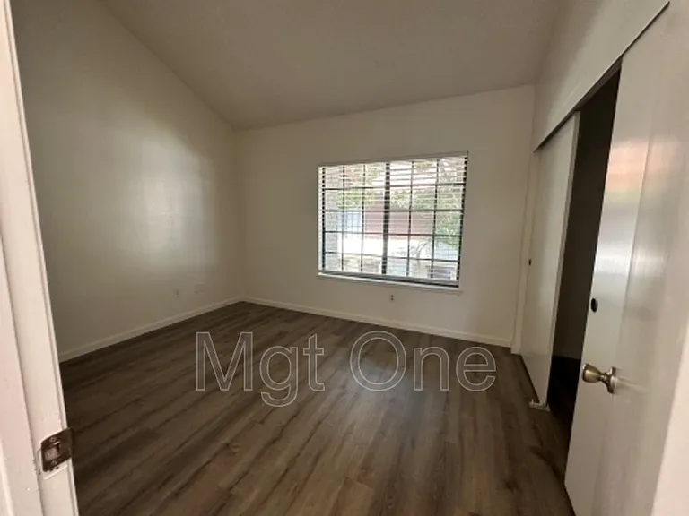 235 Oahu Way — Photo 8
