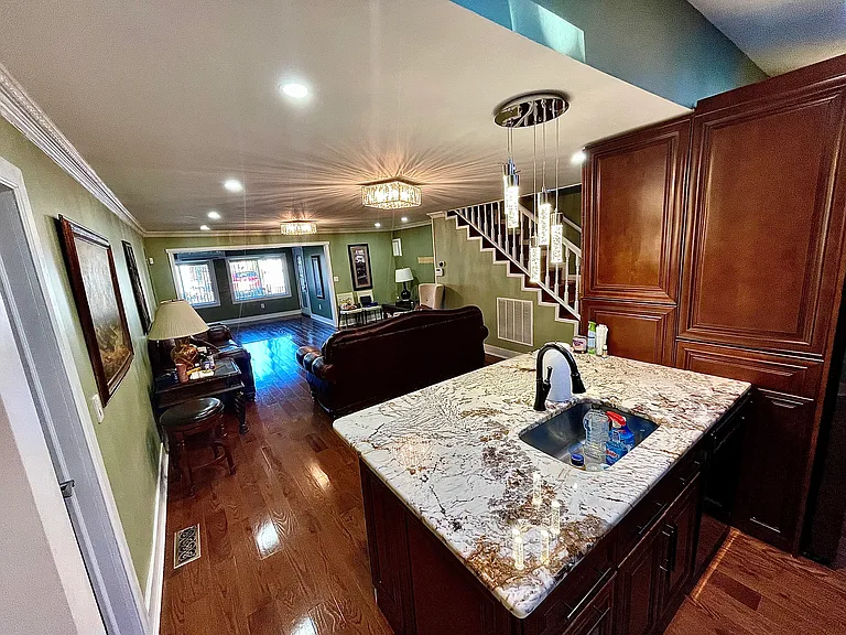 Walnut Ln — Photo 10