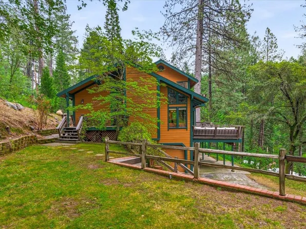 10389 Crestview Dr, Grass Valley, CA 95949