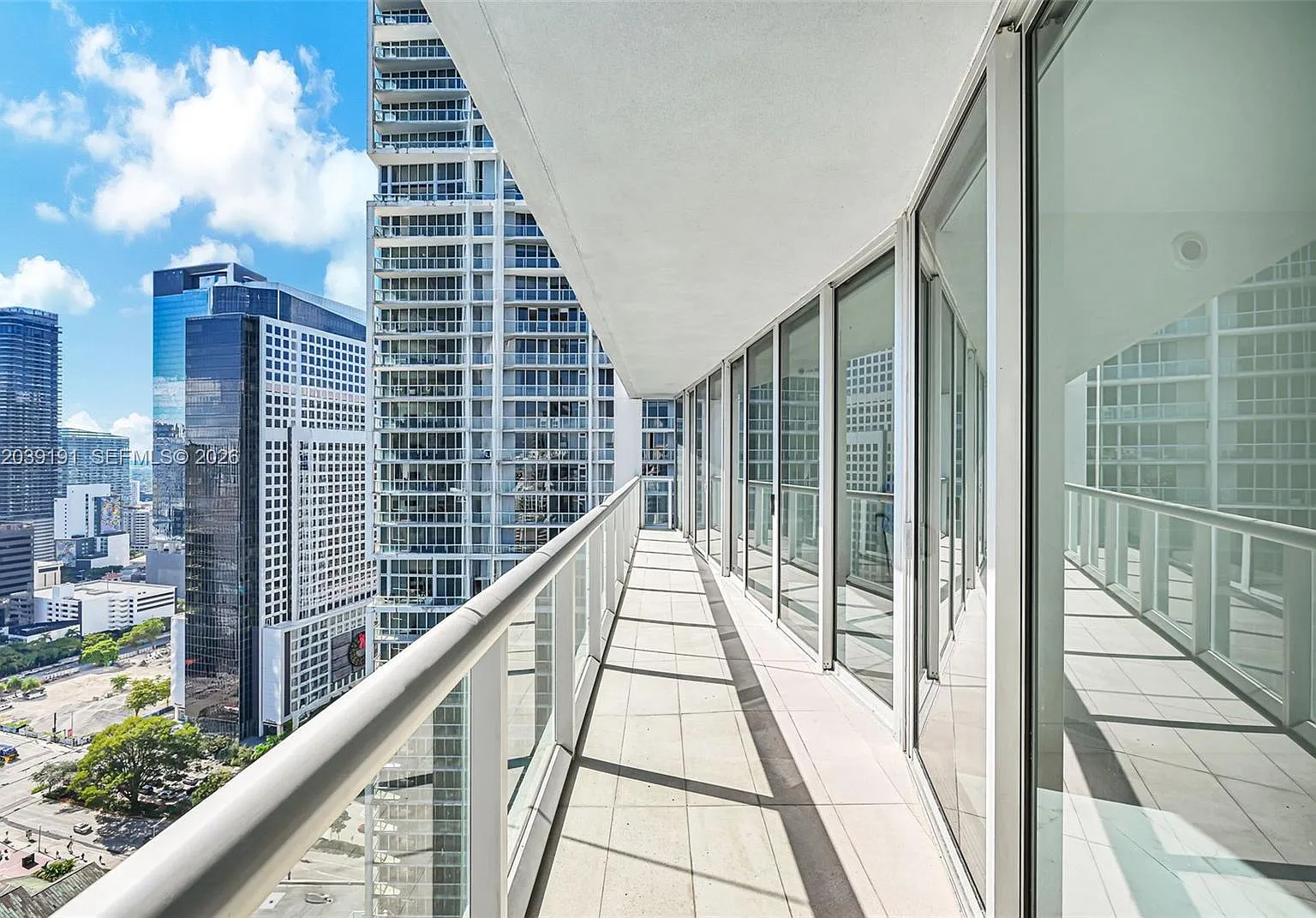 Iconbrickell Condo No 1 — Photo 4