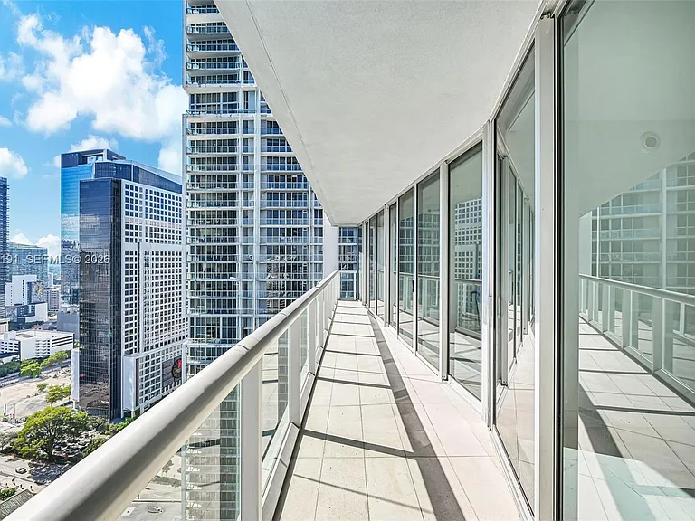 475 Brickell Ave #3113 — Photo 2