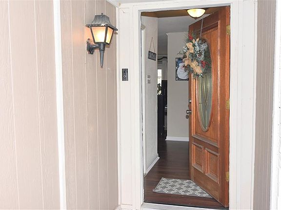 3rd image of 1622 White Oak Dr