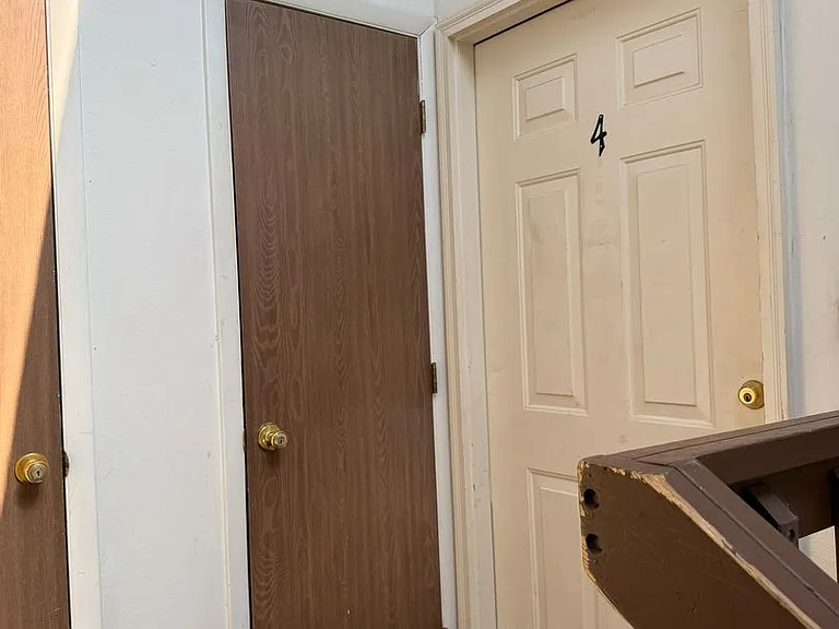 812 W Cedar Ct — Photo 3