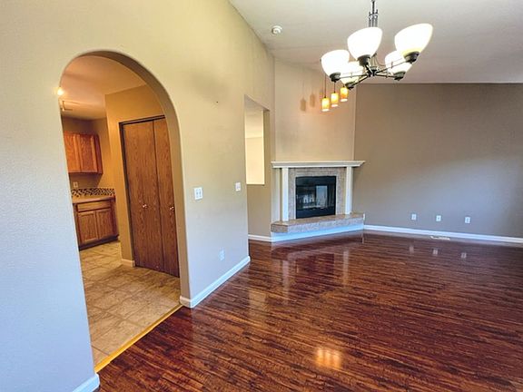 5th image of 4021 Lunar Dr #B