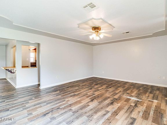 4th image of 132 Anaise Ln