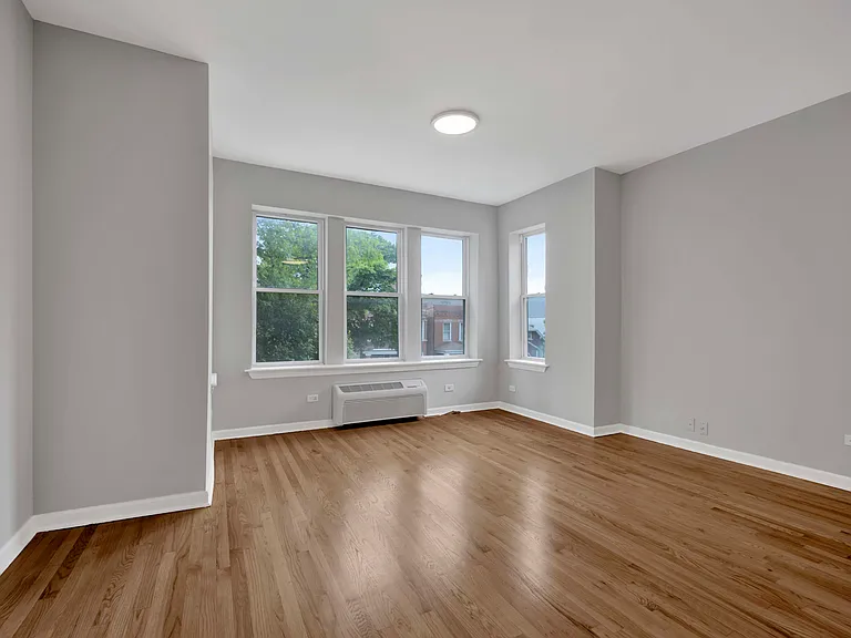 2456 N Hamlin Ave #2S — Photo 3