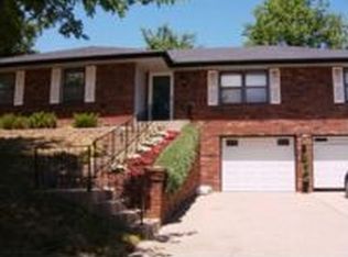 1728 Ridge Rd, Leavenworth, KS 66048