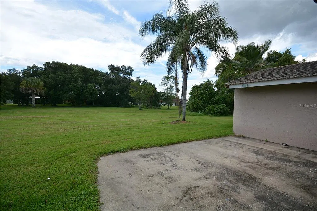 2 bed, 2.0 bath, 1070 sqft, $2,250 — Photo 2