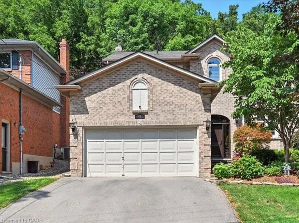 41 Watsons Ln, Hamilton, ON L9H 1T4