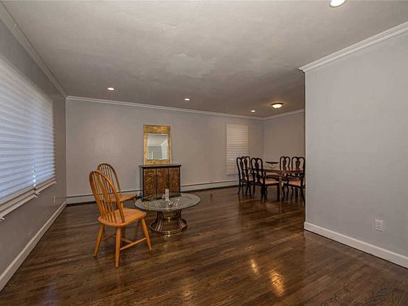 5th image of 322 Kennedy Ave