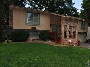 2313 SW 33rd St, Topeka, KS 66611