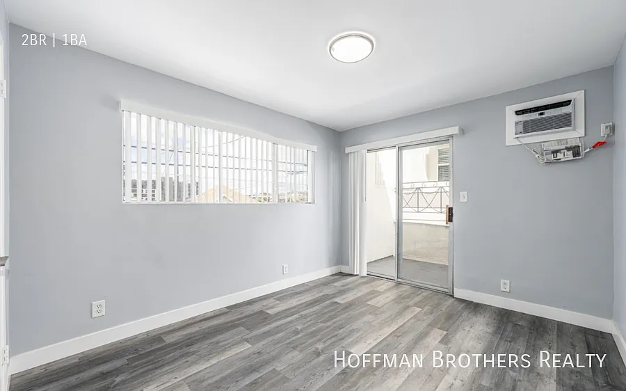 1032 Normandie Ave Los Angeles CA, 90006 — Photo 2