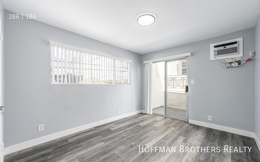 2nd image of 1032 S Normandie Ave APT 202