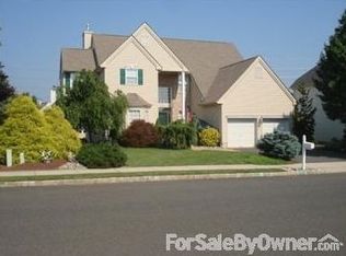 5 Scenic Dr, Dayton, NJ
