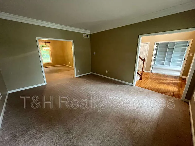 11451 Sutton Place Dr E — Photo 10