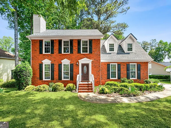 825 Meadowsong Cir, Lawrenceville, GA 30043
