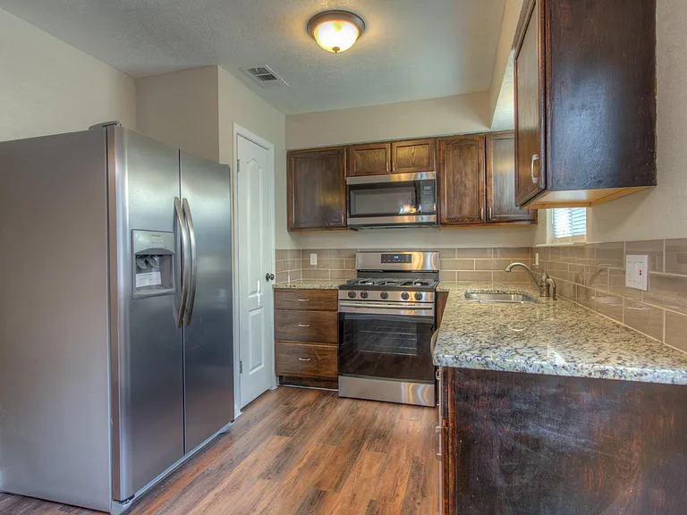 6303 Emerald Forest Dr #B — Photo 2