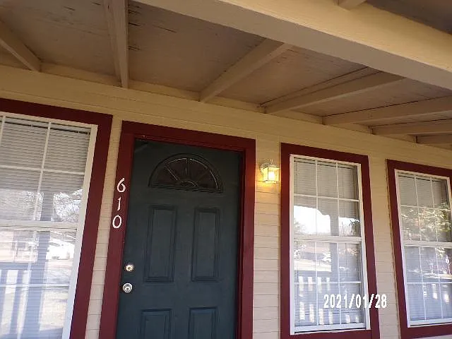 610 E High St — Photo 31