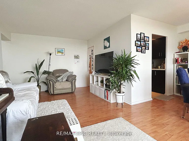 350 Seneca Hill Dr #908 — Photo 10