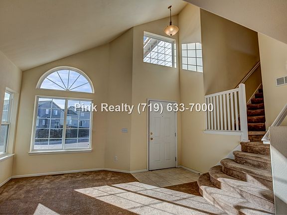 5th image of 985 Ridgebury Pl