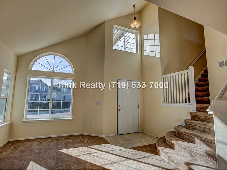 985 Ridgebury Pl — Photo 5