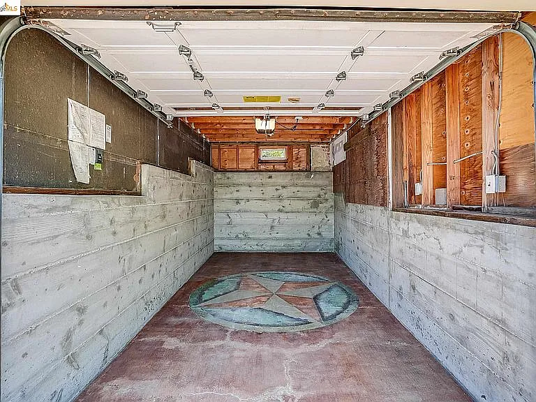 2520 Hearst Ave — Photo 33