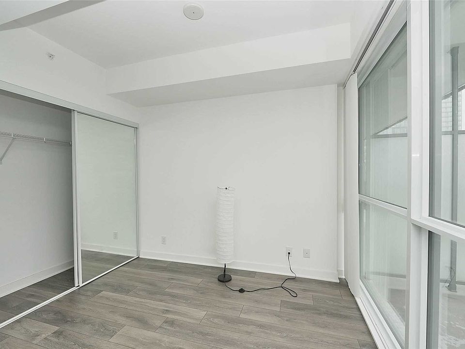 1st image of 15 Grenville St #2508