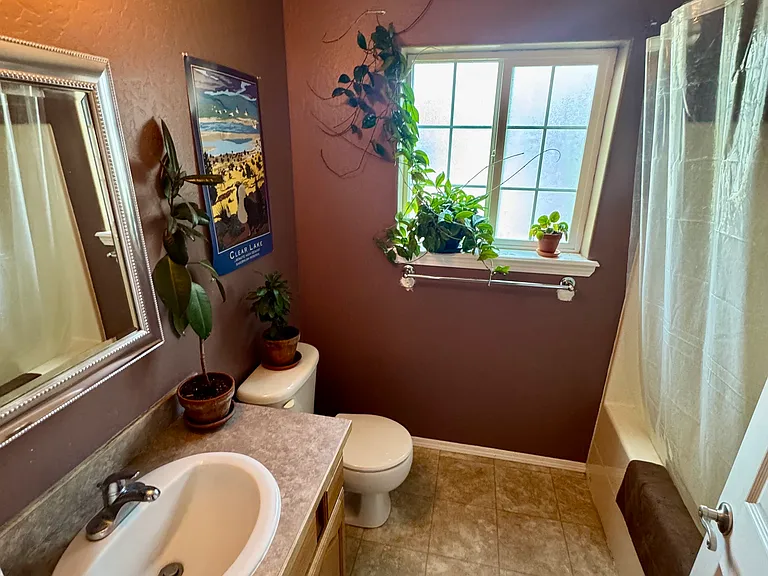 3232 Paramont St — Photo 4