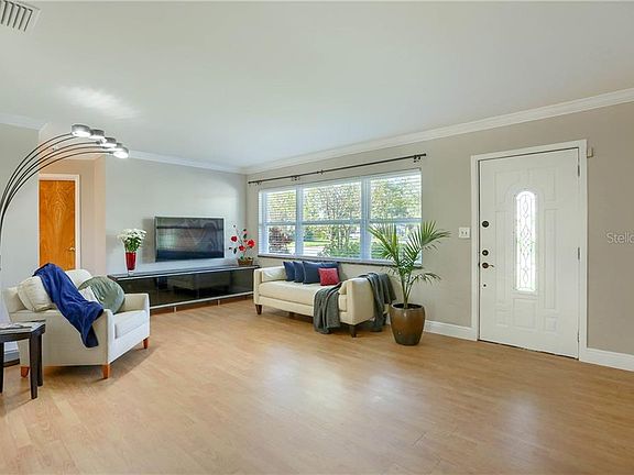 5th image of 4301 Walnut St NE
