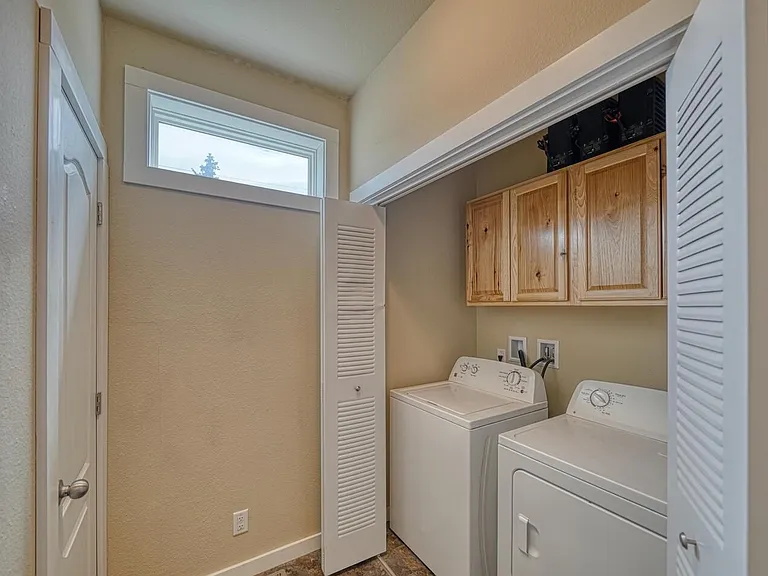203 Chestnut St — Photo 12