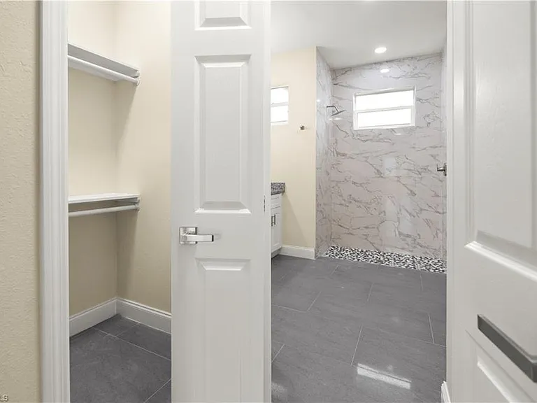 1043 Albert Ave — Photo 26